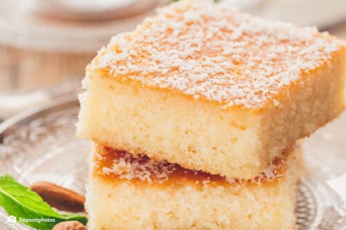 🍰 Recept: Kolač sa grizom i jogurtom – jednostavan i mek kao duša
